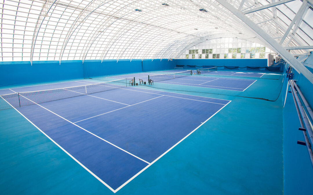 Ile trwa budowa kortu tenisowego i jak skutecznie ją zaplanować?