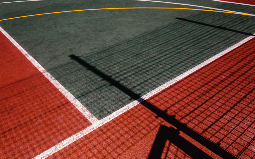 Nawierzchnia typu sandwich – co oznacza i jak sprawdza się w praktyce?