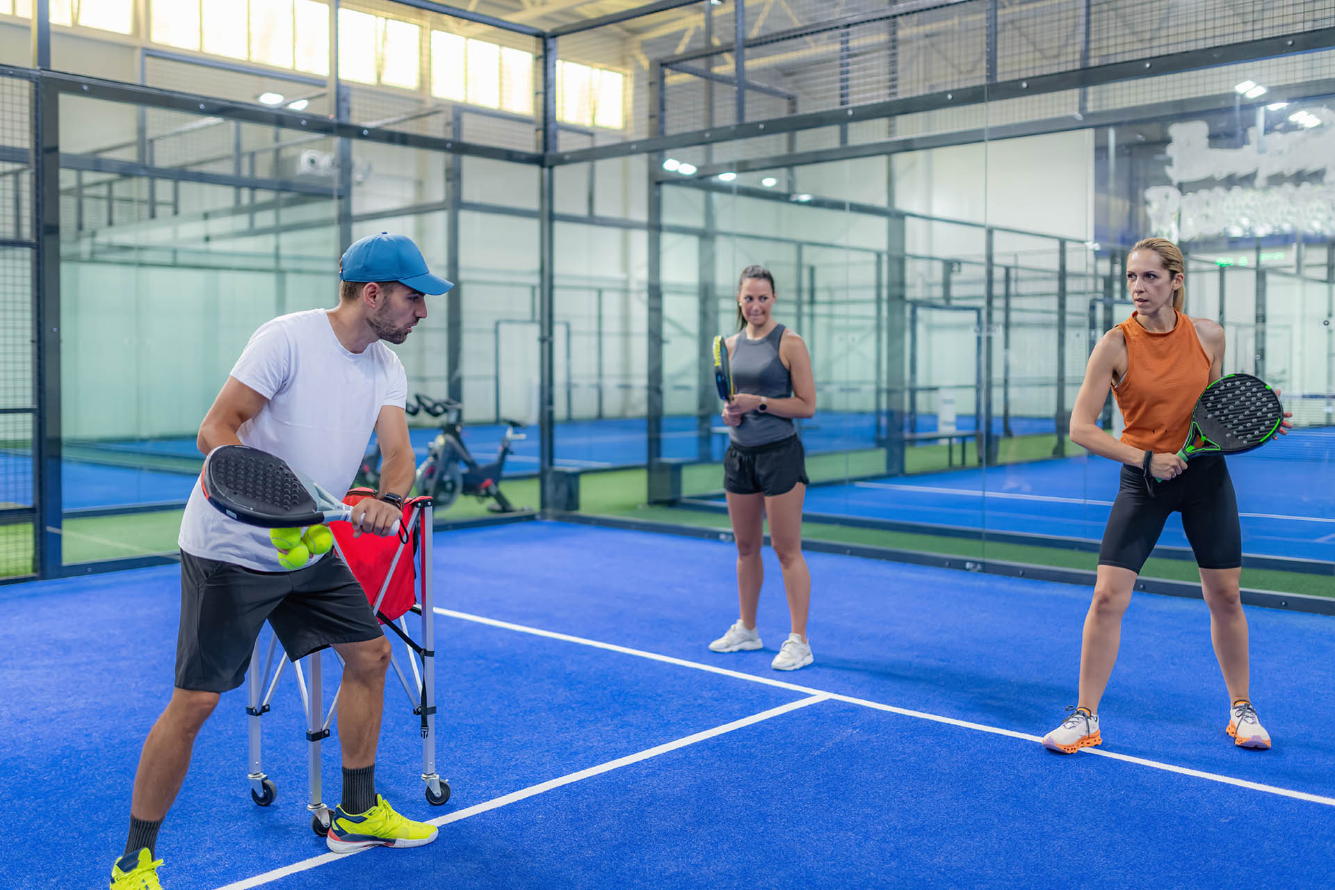 Realizacja — Klub sportowy, Wrocław, 3 korty + hala
